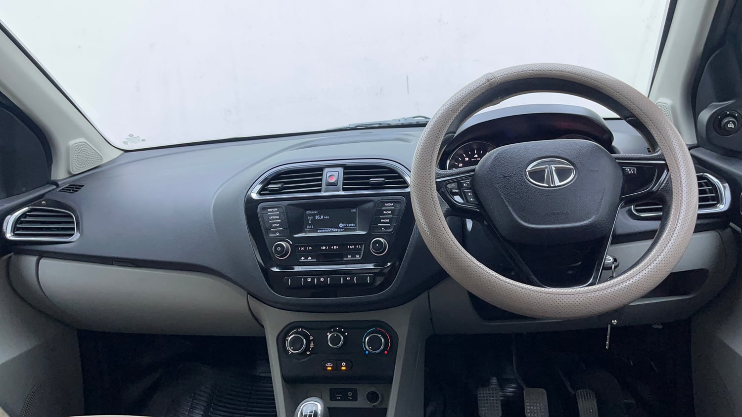 Used 2018 Tata Tiago Revotron XZ Petrol Manual interior DASHBOARD VIEW