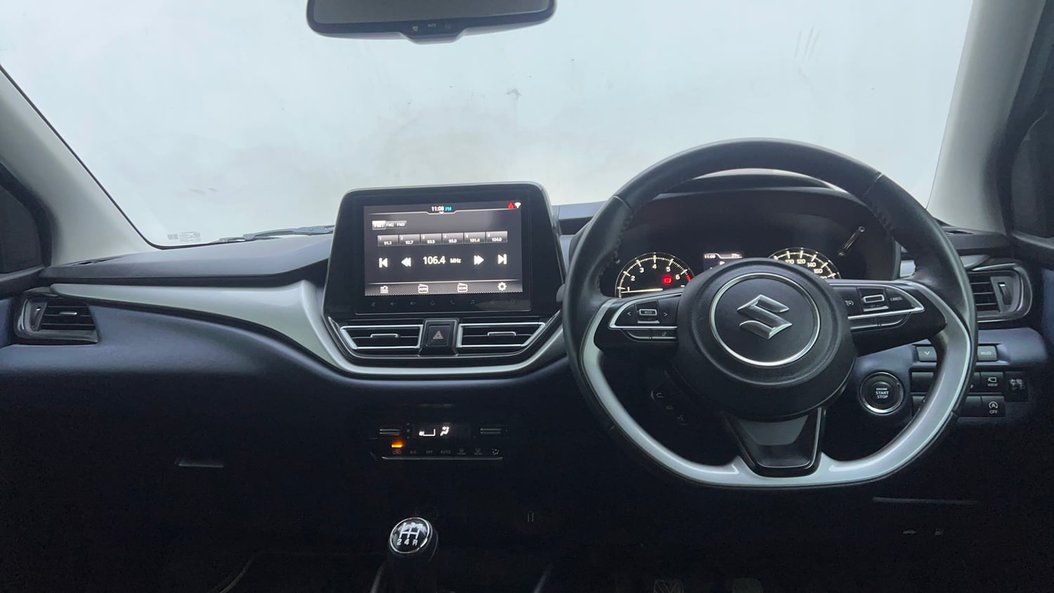 Used 2022 Maruti Suzuki Baleno Alpha MT Petrol Manual interior DASHBOARD VIEW