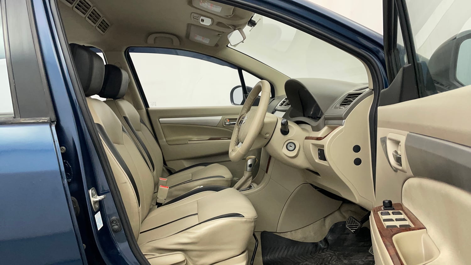 Used 2016 Maruti Suzuki Ertiga VXI AT Petrol Automatic interior RIGHT SIDE FRONT DOOR CABIN VIEW