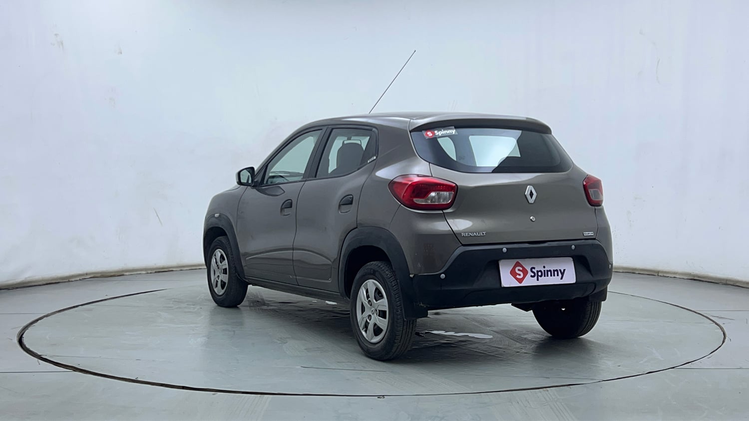 Used 2018 Renault Kwid 1.0 RXT AMT Opt Petrol Automatic exterior LEFT REAR CORNER VIEW