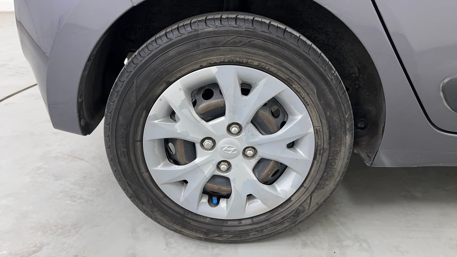 Used 2016 Hyundai Grand i10 Sportz 1.2 Kappa VTVT Petrol Manual tyres RIGHT REAR TYRE RIM VIEW