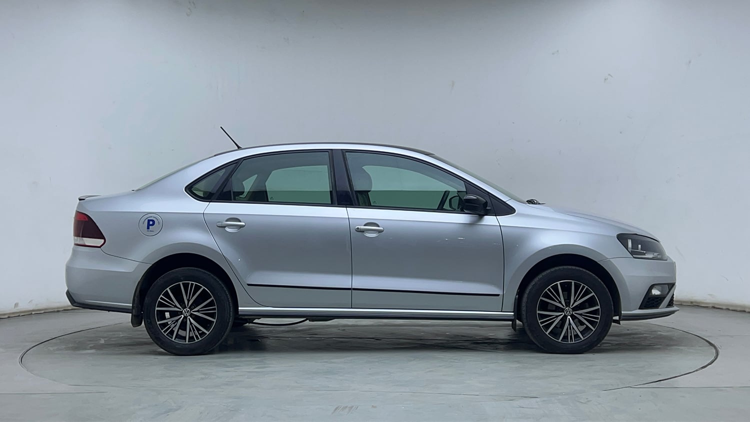Used 2022 Volkswagen Vento Highline 1.0L TSI Petrol Manual exterior RIGHT SIDE VIEW
