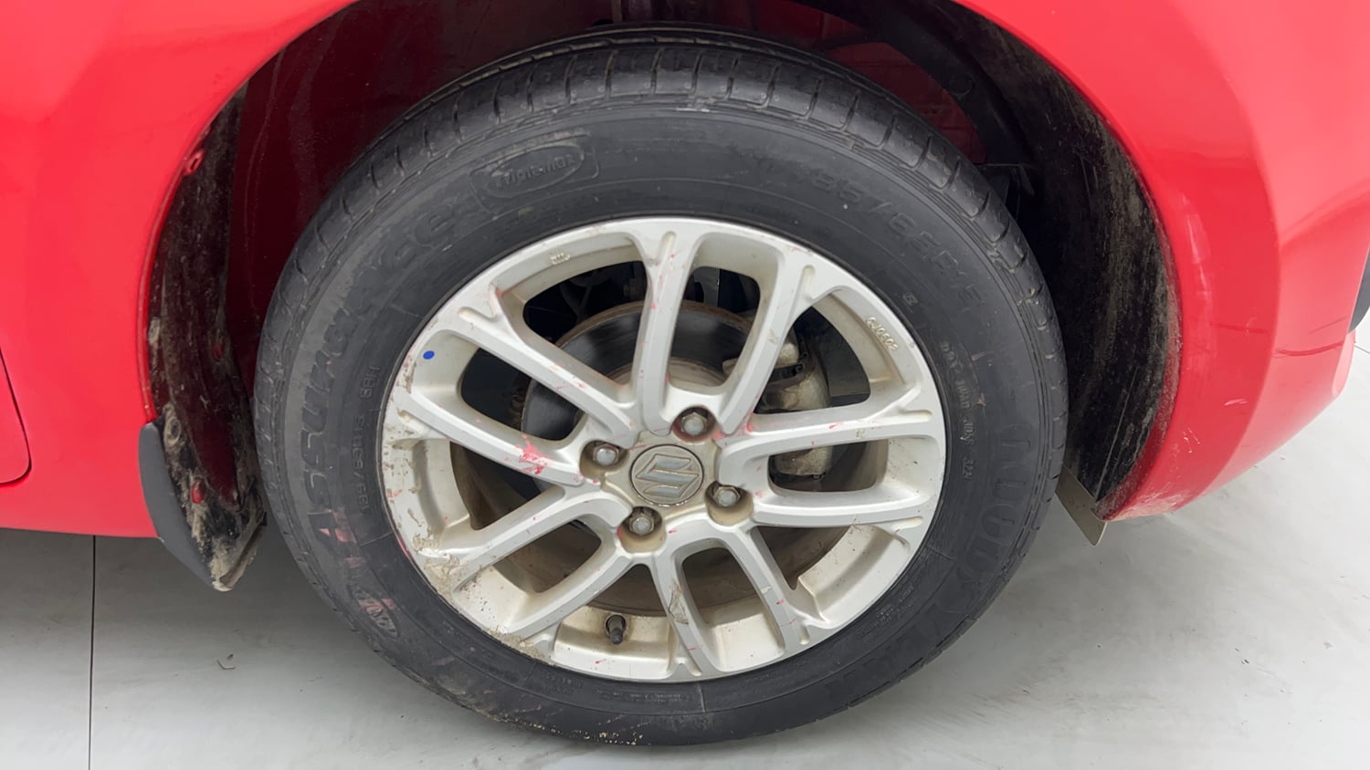 Used 2019 Maruti Suzuki Swift ZDi AMT Diesel Automatic tyres RIGHT FRONT TYRE RIM VIEW