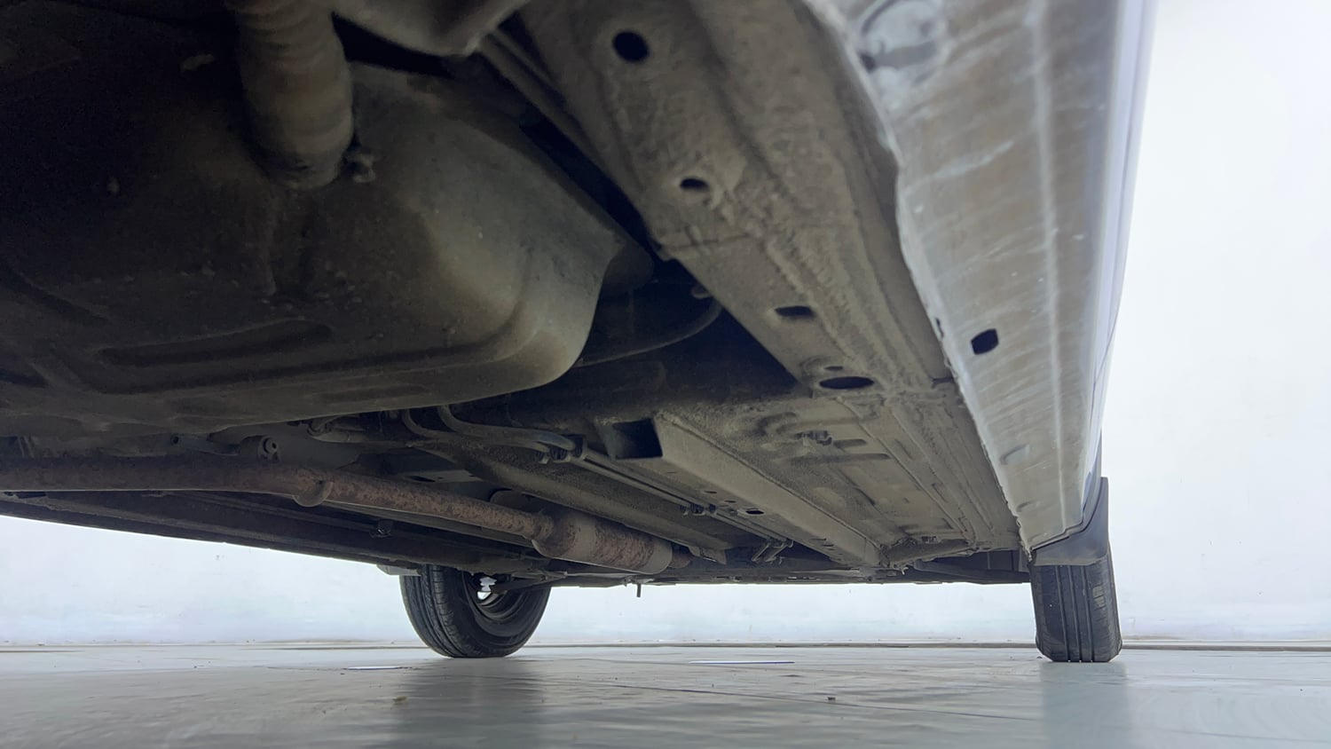 Used 2022 Renault Triber Limited Edition AMT Petrol Automatic extra REAR RIGHT UNDERBODY VIEW
