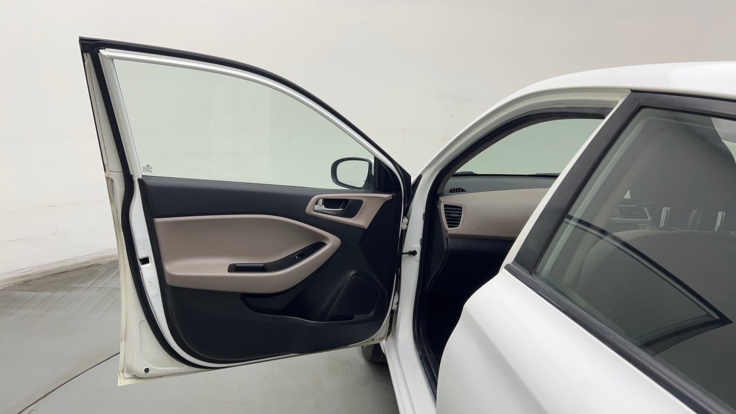 Used 2019 Hyundai Elite i20 Sportz Plus 1.2 CVT Petrol Automatic interior LEFT FRONT DOOR OPEN VIEW