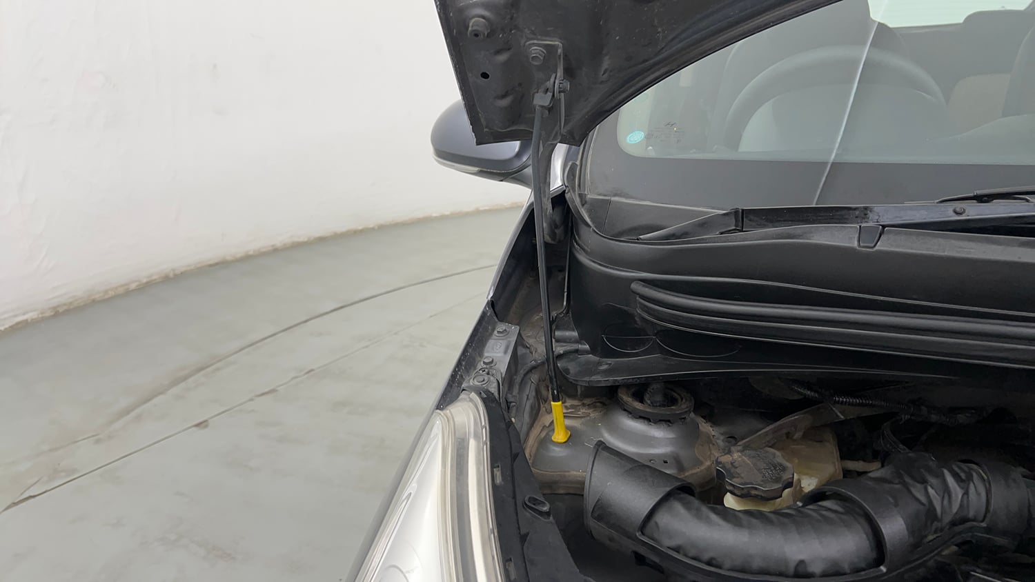 Used 2016 Hyundai Grand i10 Sportz 1.2 Kappa VTVT Petrol Manual engine ENGINE RIGHT SIDE HINGE & APRON VIEW
