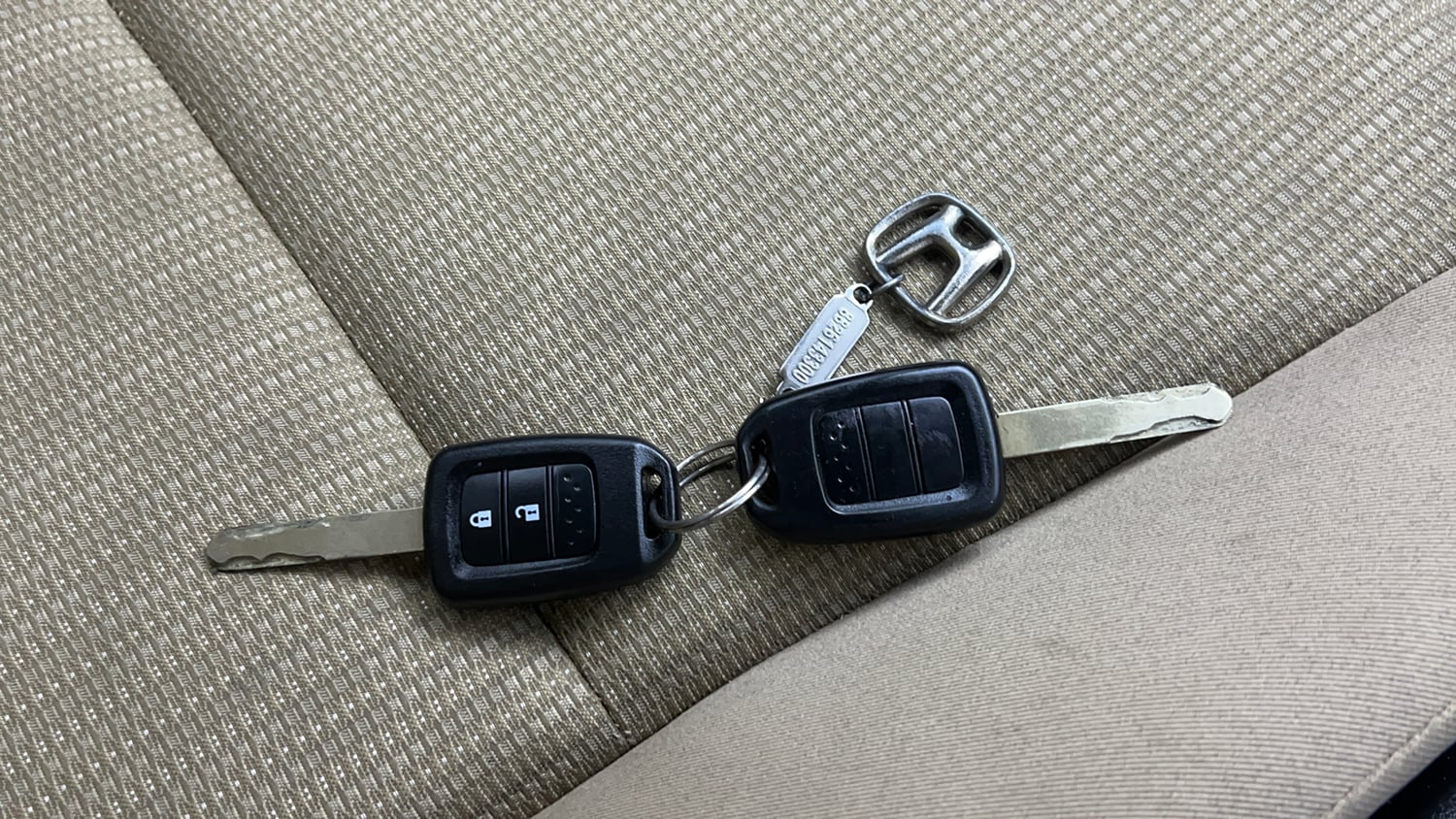 Used 2017 Honda Jazz V AT Petrol Petrol Automatic extra CAR KEY VIEW
