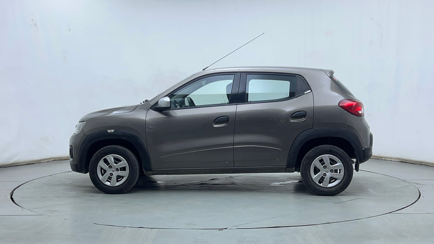 Used 2018 Renault Kwid 1.0 RXT AMT Opt Petrol Automatic exterior LEFT SIDE VIEW