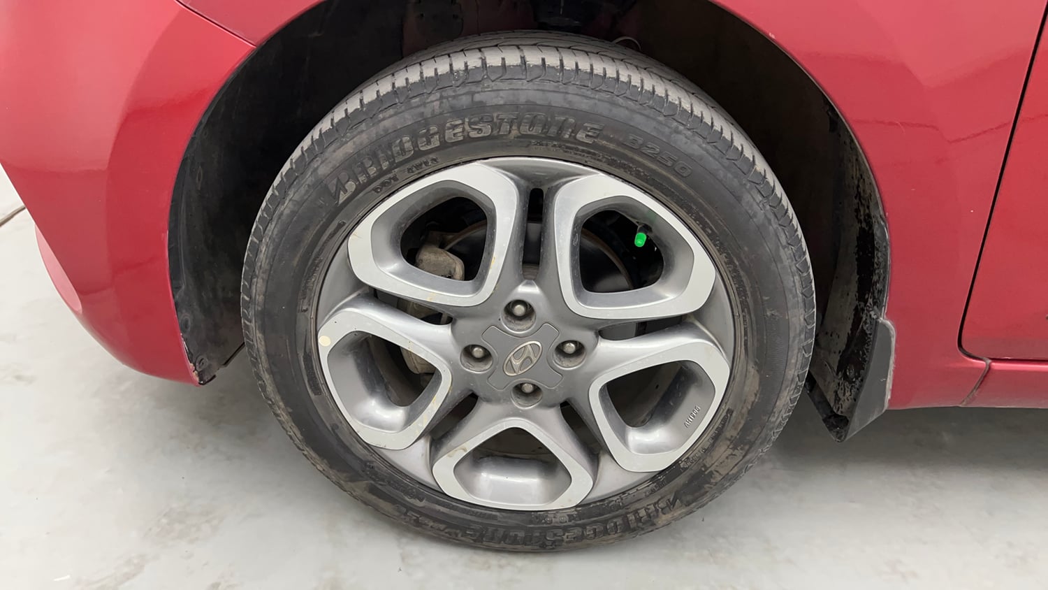 Used 2018 Hyundai Elite i20 Asta 1.2 (O) Petrol Manual tyres LEFT FRONT TYRE RIM VIEW