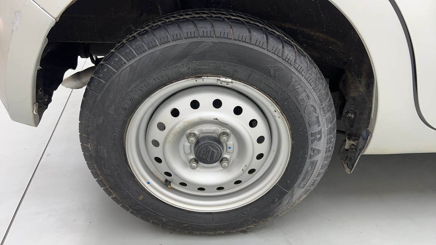 Used 2019 Maruti Suzuki Wagon R LXi 1.0 Petrol Manual tyres RIGHT REAR TYRE RIM VIEW