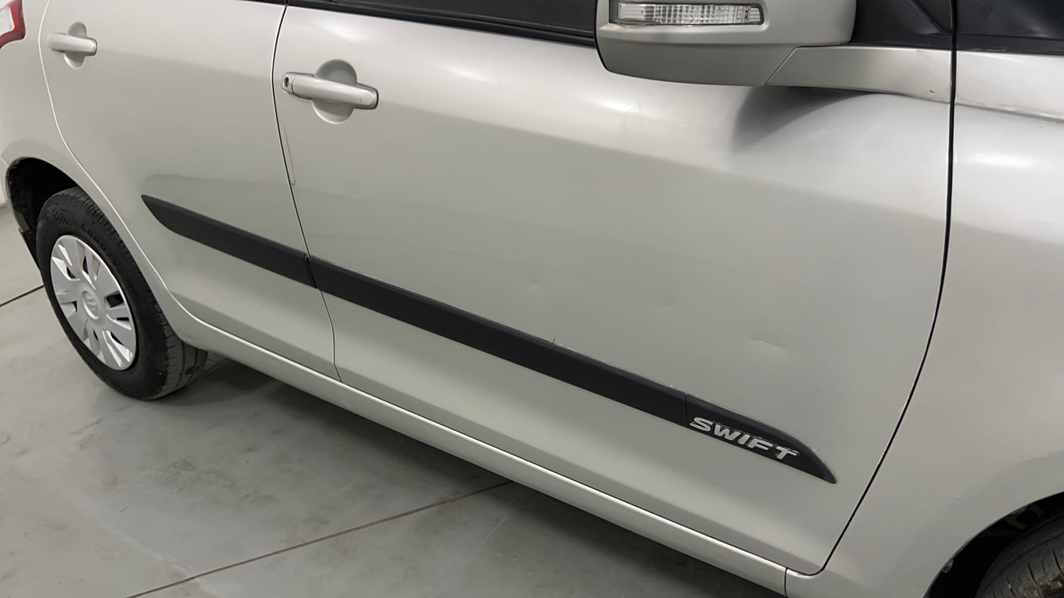 Used 2014 Maruti Suzuki Swift VXi Petrol Manual dents MINOR SCRATCH