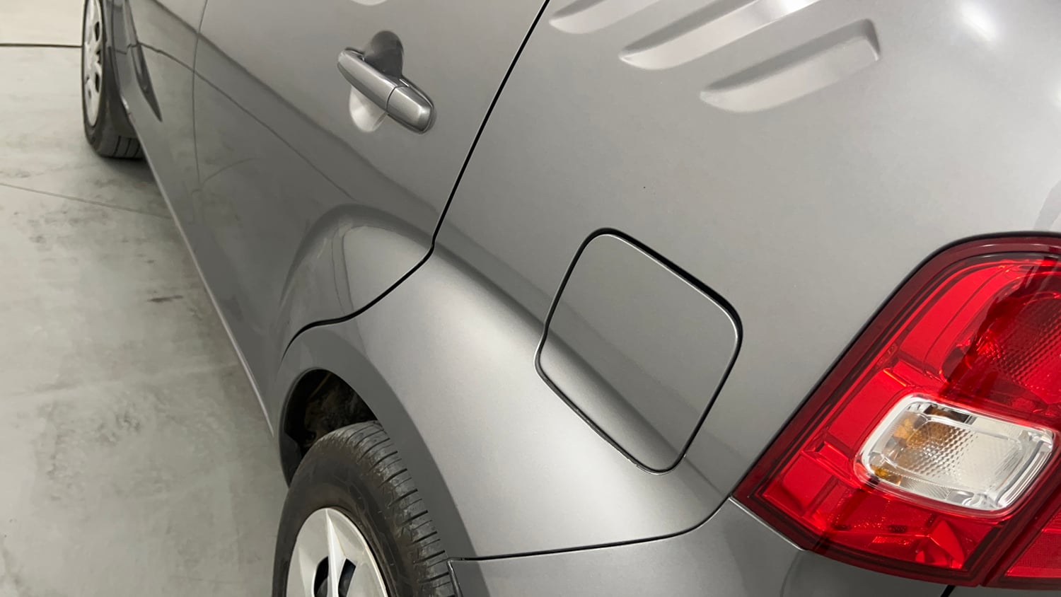 Used 2018 Maruti Suzuki Ignis Delta 1.2 AMT Petrol Automatic dents MINOR SCRATCH