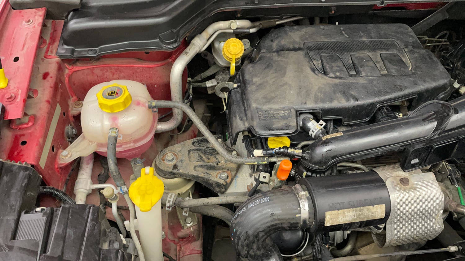Used 2021 Mahindra XUV 300 W8 1.2 Petrol Petrol Manual engine ENGINE RIGHT SIDE VIEW