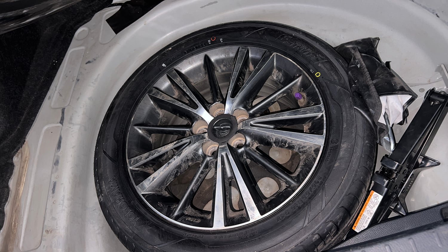Used 2018 Toyota Corolla Altis VL CVT Petrol Petrol Automatic tyres SPARE TYRE VIEW