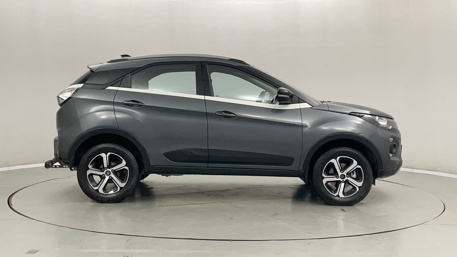 Used 2023 Tata Nexon XZ Plus Petrol Manual exterior RIGHT SIDE VIEW