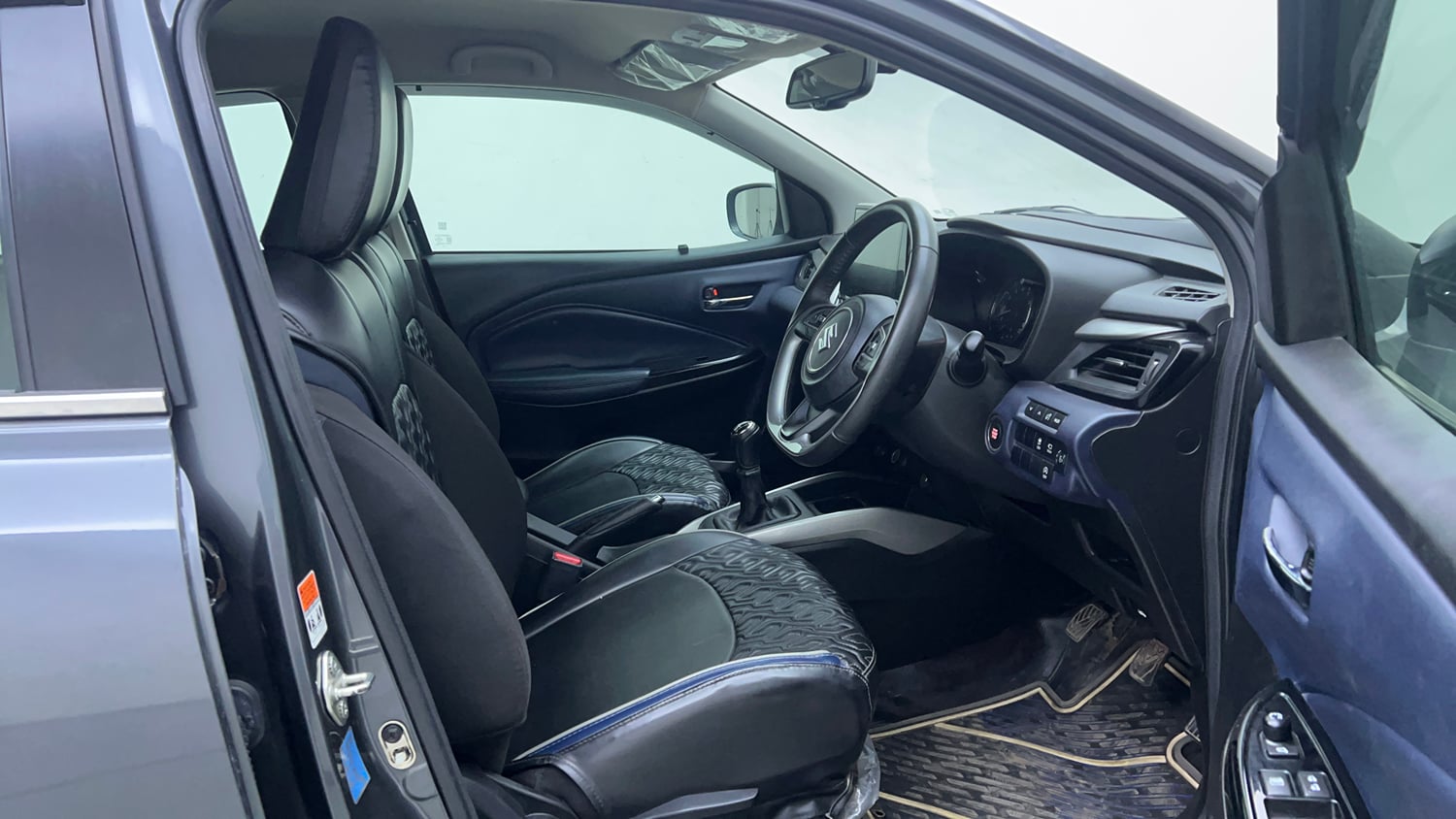Used 2022 Maruti Suzuki Baleno Alpha MT Petrol Manual interior RIGHT SIDE FRONT DOOR CABIN VIEW