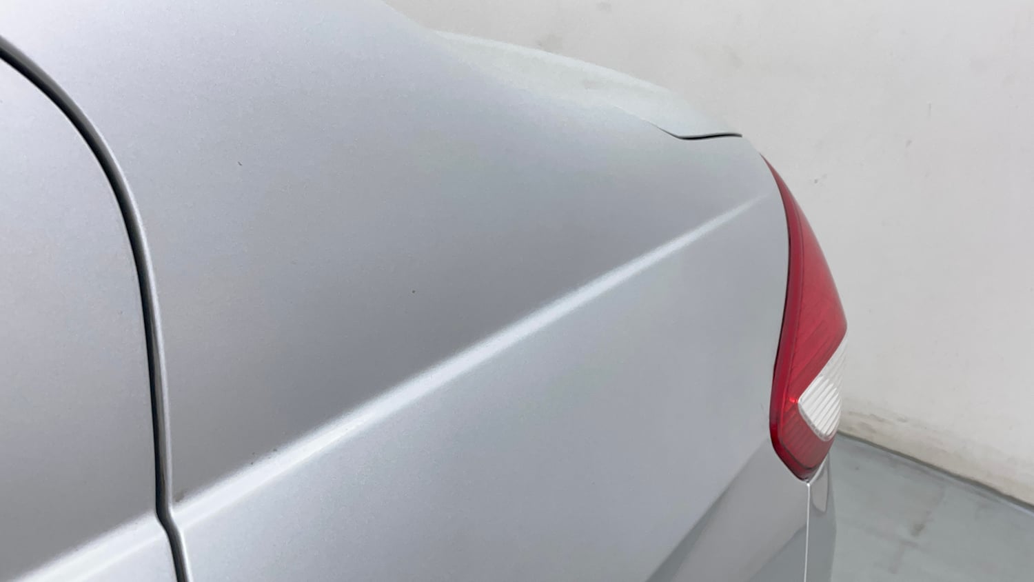 Used 2017 Maruti Suzuki Ciaz ZXi  AT Petrol Automatic dents MINOR SCRATCH