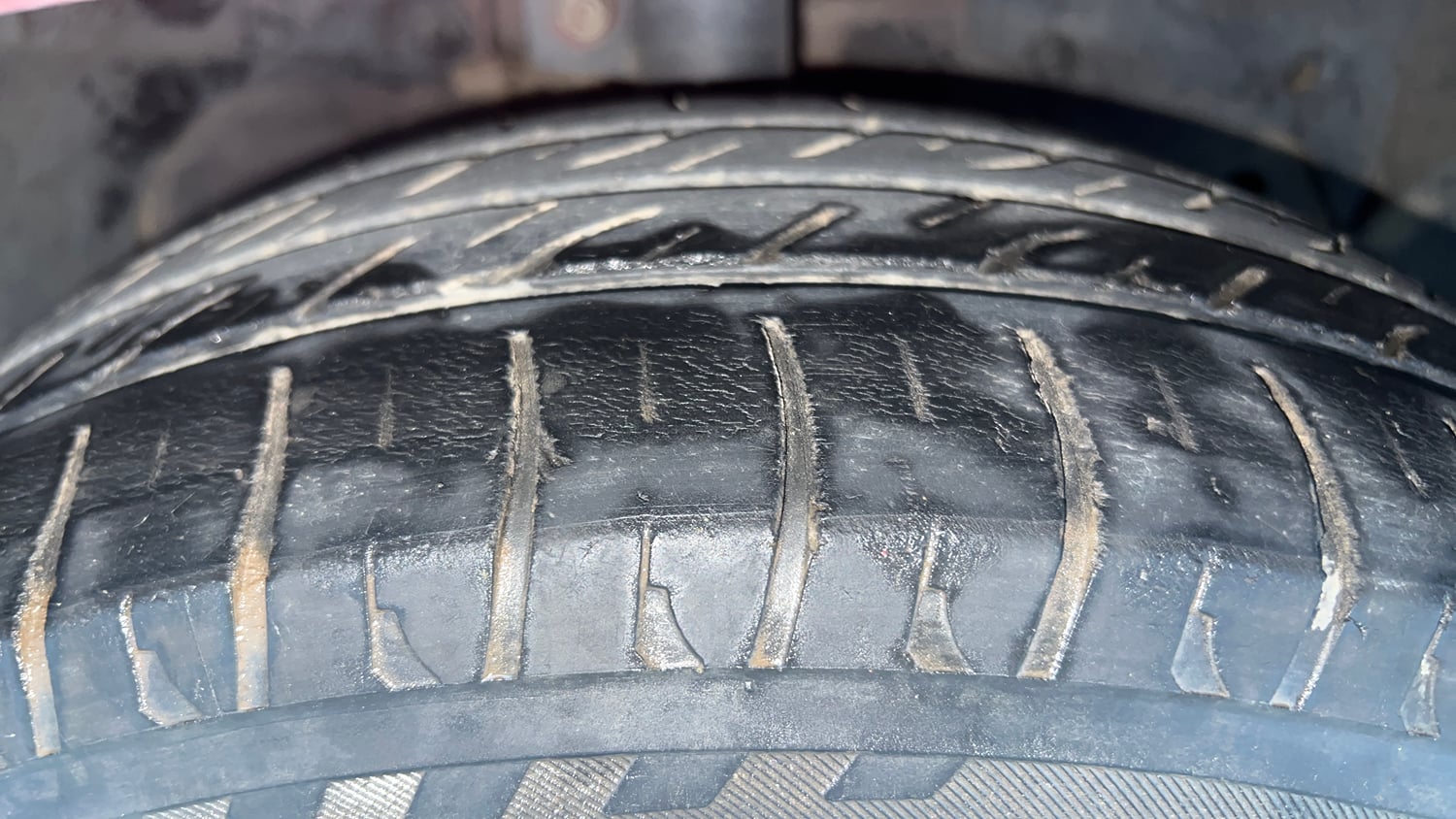 Used 2016 Ford Figo Titanium1.5 TDCi Diesel Manual tyres RIGHT FRONT TYRE TREAD VIEW