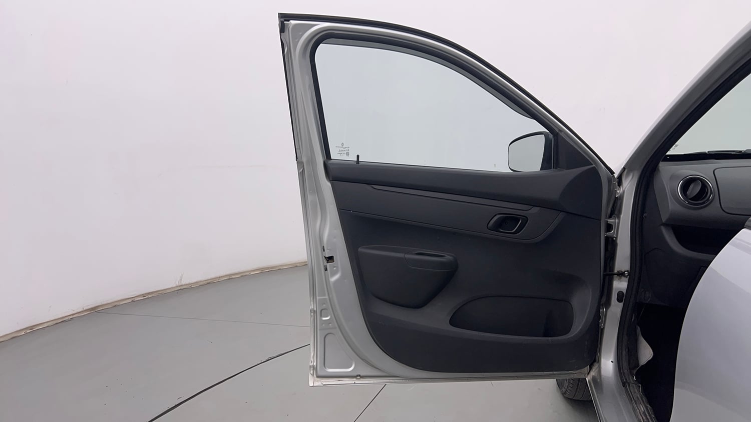 Used 2016 Renault Kwid RXT Petrol Manual interior LEFT FRONT DOOR OPEN VIEW