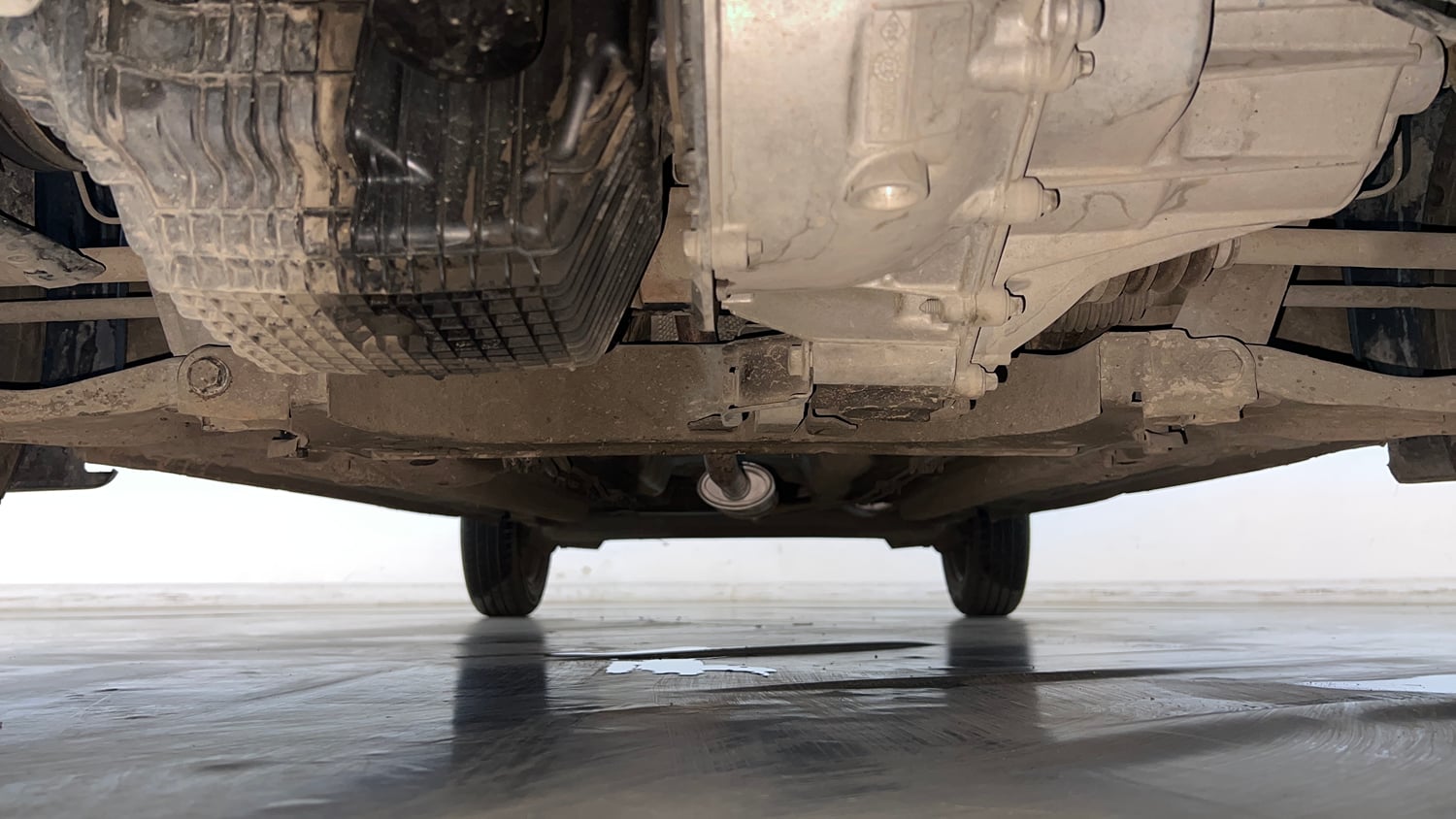 Used 2022 Renault Kwid CLIMBER AMT Petrol Automatic extra FRONT LEFT UNDERBODY VIEW