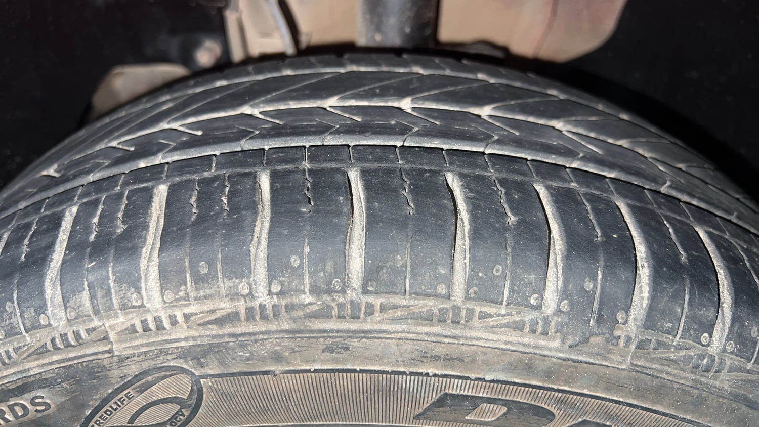 Used 2017 Tata Tiago Revotron XZA Petrol Automatic tyres LEFT FRONT TYRE TREAD VIEW