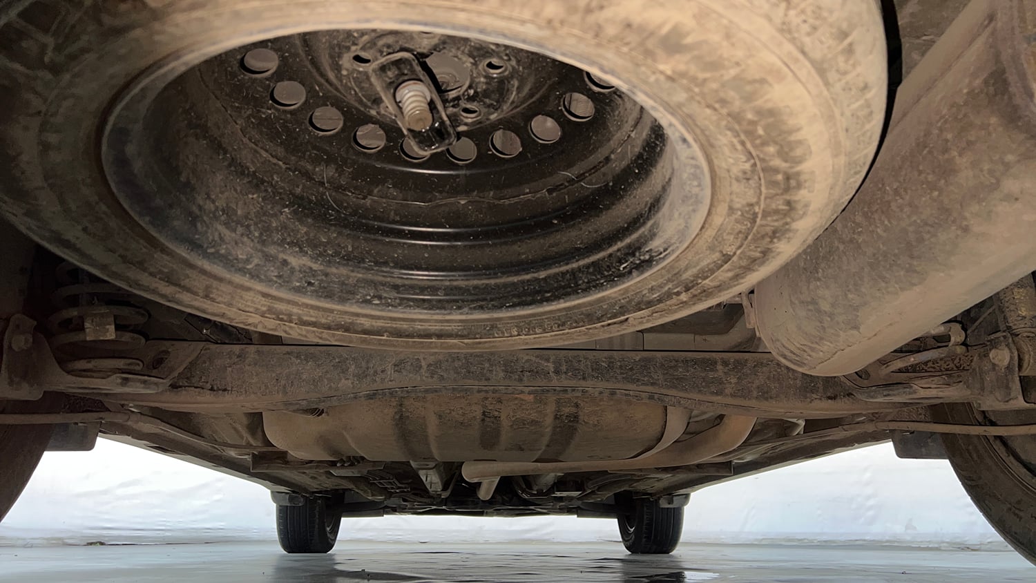 Used 2022 Kia Carens Luxury Plus 1.5 Diesel AT 7 STR Diesel Automatic extra REAR UNDERBODY VIEW (TAKEN FROM REAR)
