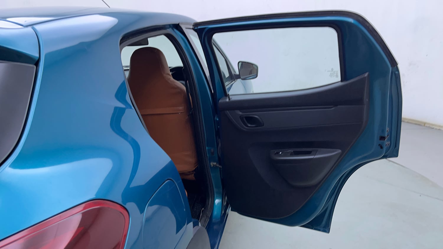Used 2022 Renault Kwid RXT 1.0 (O) Petrol Manual interior RIGHT REAR DOOR OPEN VIEW