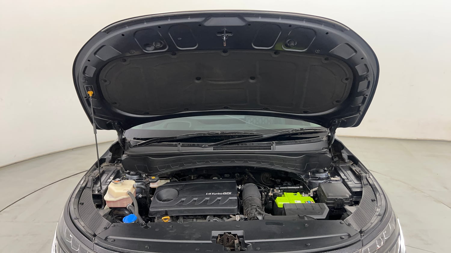 Used 2022 Kia Seltos X Line 1.4 DCT Petrol Automatic engine ENGINE & BONNET OPEN FRONT VIEW