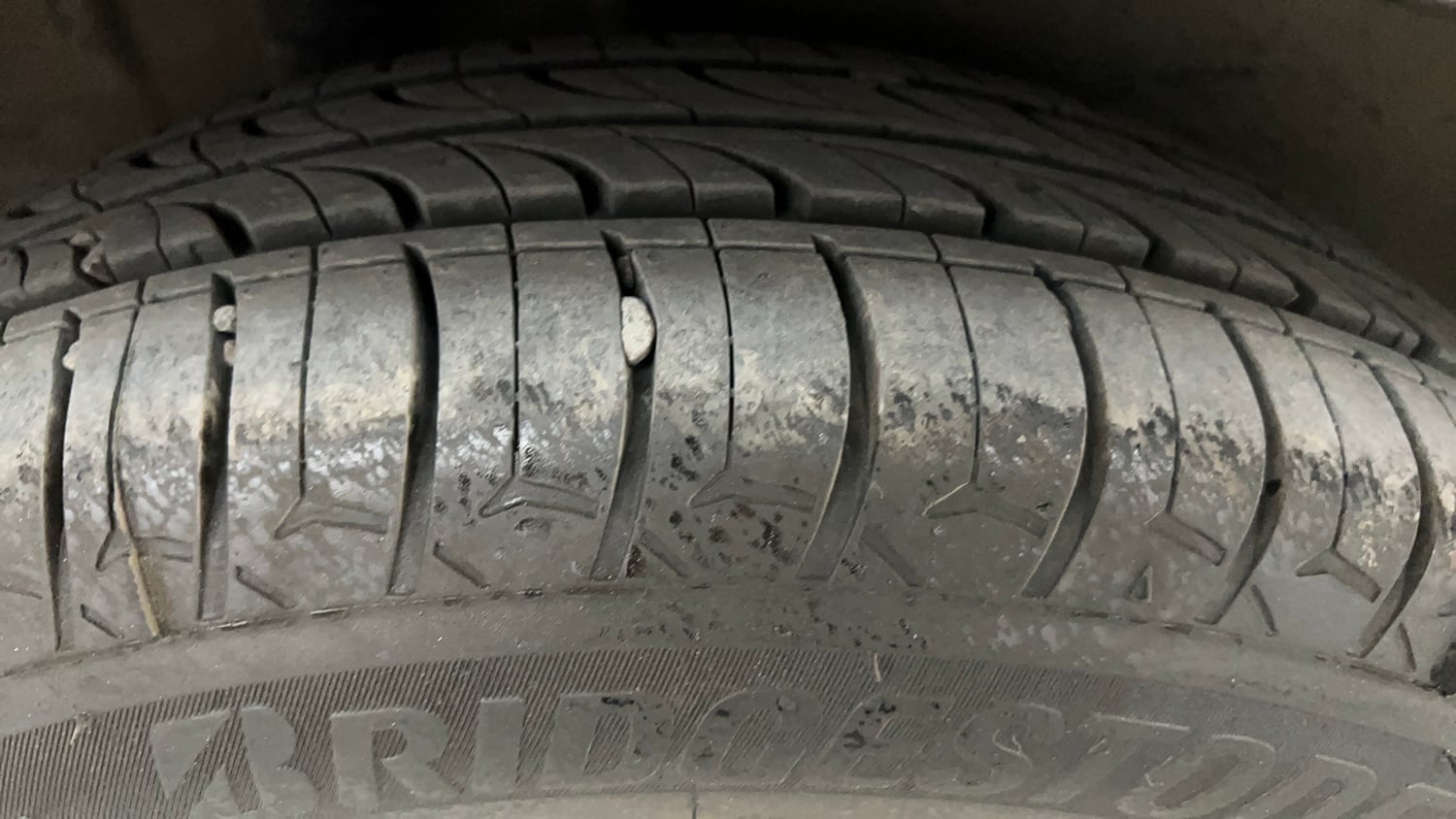 Used 2018 Maruti Suzuki Ignis Delta 1.2 AMT Petrol Automatic tyres RIGHT REAR TYRE TREAD VIEW