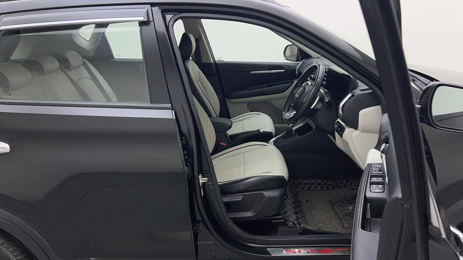 Used 2023 Kia Sonet HTX 1.0 Turbo Petrol DCT Petrol Automatic interior RIGHT SIDE FRONT DOOR CABIN VIEW