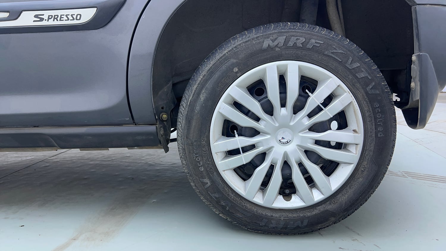 Used 2021 Maruti Suzuki S-Presso VXi AMT Petrol Automatic tyres LEFT REAR TYRE RIM VIEW
