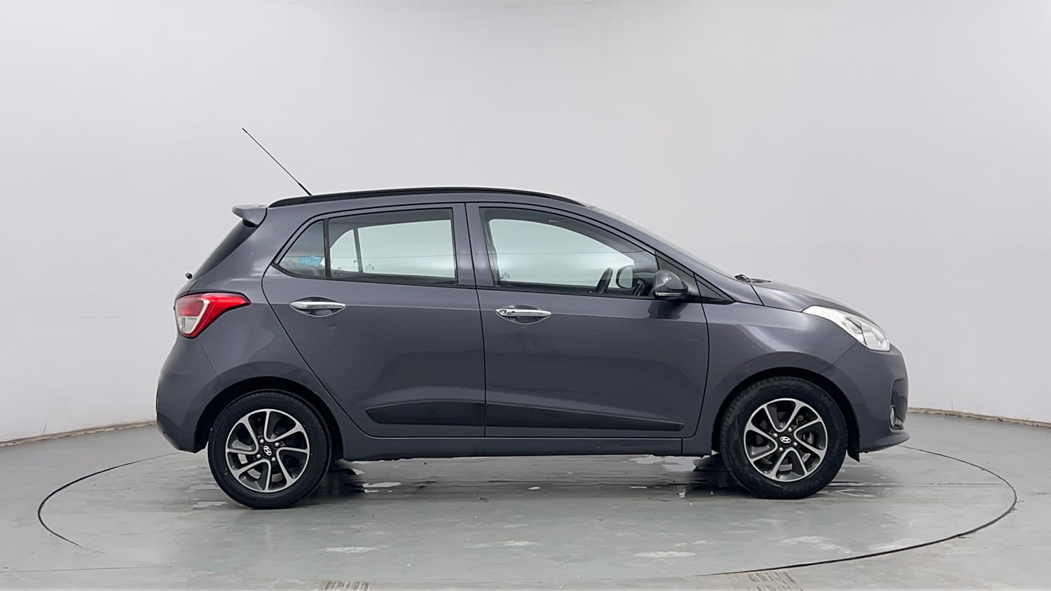 Used 2017 Hyundai Grand i10 Asta 1.2 Kappa VTVT Petrol Manual exterior RIGHT SIDE VIEW