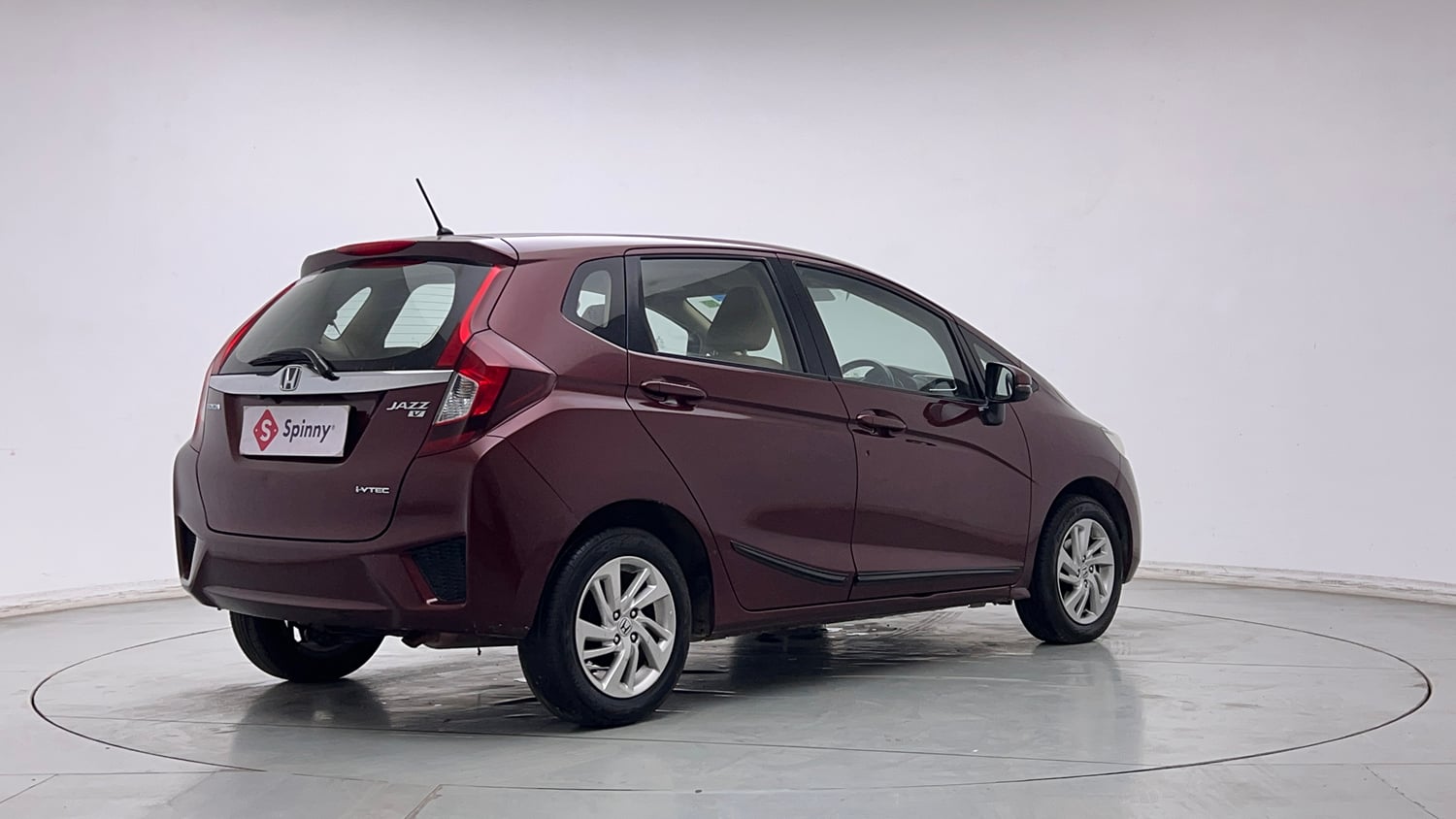 Used 2017 Honda Jazz V AT Petrol Petrol Automatic exterior RIGHT REAR CORNER VIEW