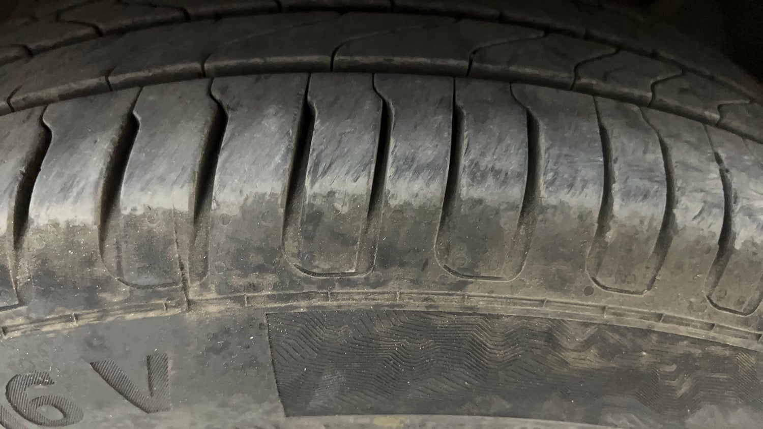 Used 2016 Ford EcoSport Titanium 1.5L Ti-VCT AT Petrol Automatic tyres RIGHT FRONT TYRE TREAD VIEW