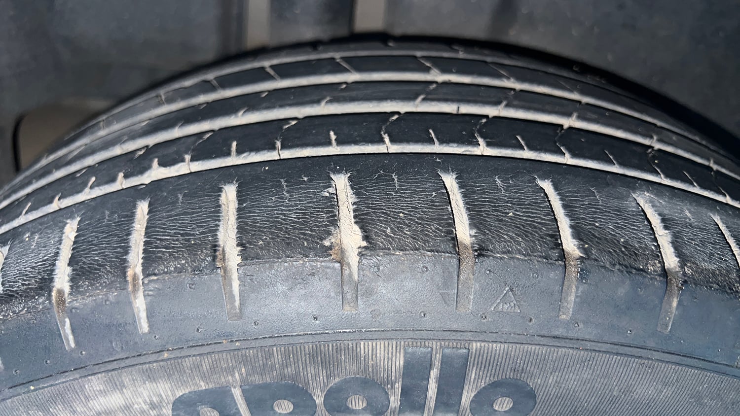 Used 2020 Maruti Suzuki Ciaz Alpha 1.5 AT Petrol Automatic tyres RIGHT REAR TYRE TREAD VIEW