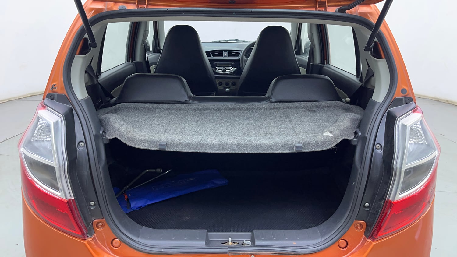 Used 2015 Maruti Suzuki Alto K10 VXi (O) Petrol Manual interior DICKY INSIDE VIEW