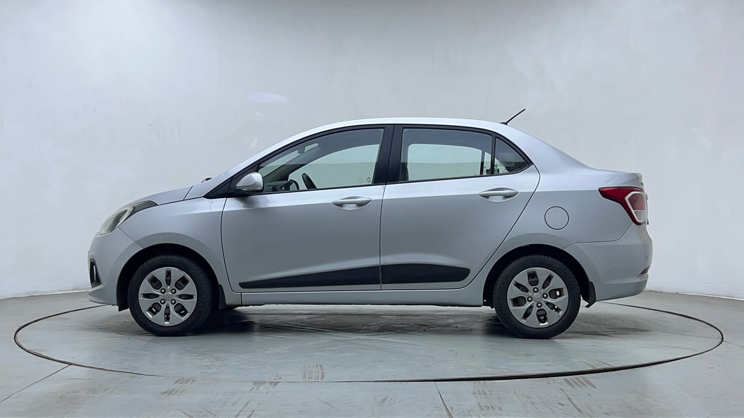 Used 2014 Hyundai Xcent S 1.2 Petrol Manual exterior LEFT SIDE VIEW