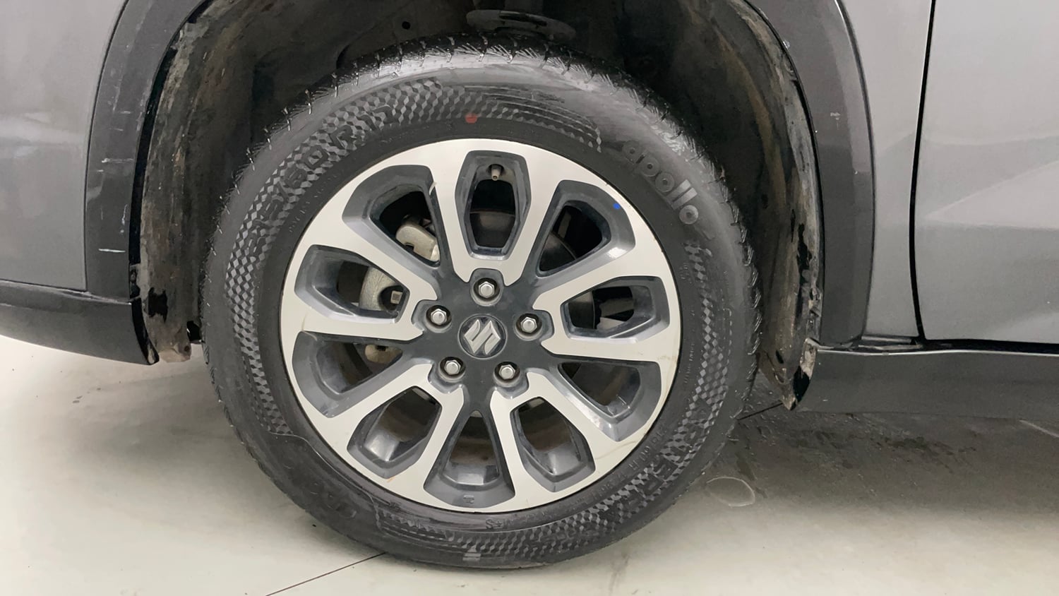 Used 2023 Maruti Suzuki Grand Vitara Zeta Plus Intelligent Hybrid eCVT Hybrid Automatic tyres LEFT FRONT TYRE RIM VIEW
