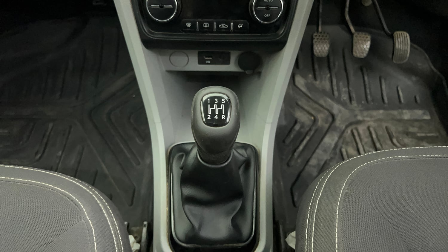 Used 2020 Tata Tiago XZ Plus Petrol Manual interior GEAR  KNOB VIEW