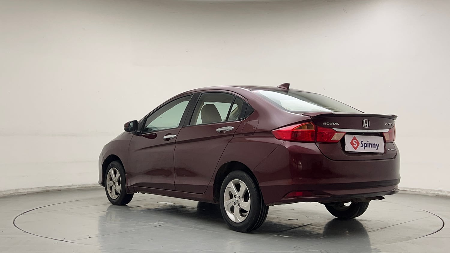 Used 2016 Honda City V Petrol Manual exterior LEFT REAR CORNER VIEW