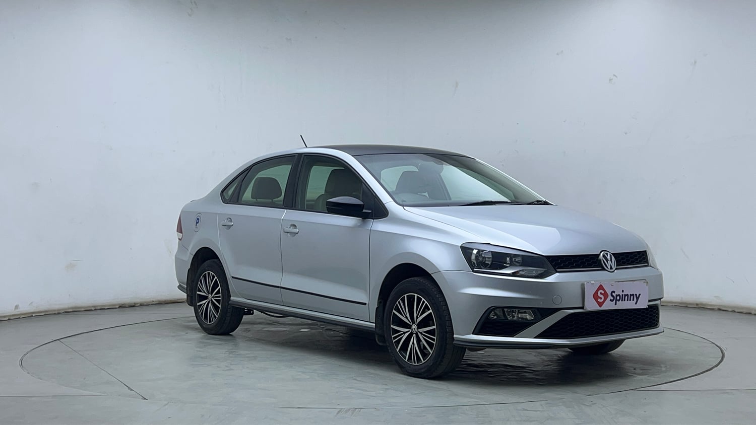 Used 2022 Volkswagen Vento Highline 1.0L TSI Petrol Manual exterior RIGHT FRONT CORNER VIEW