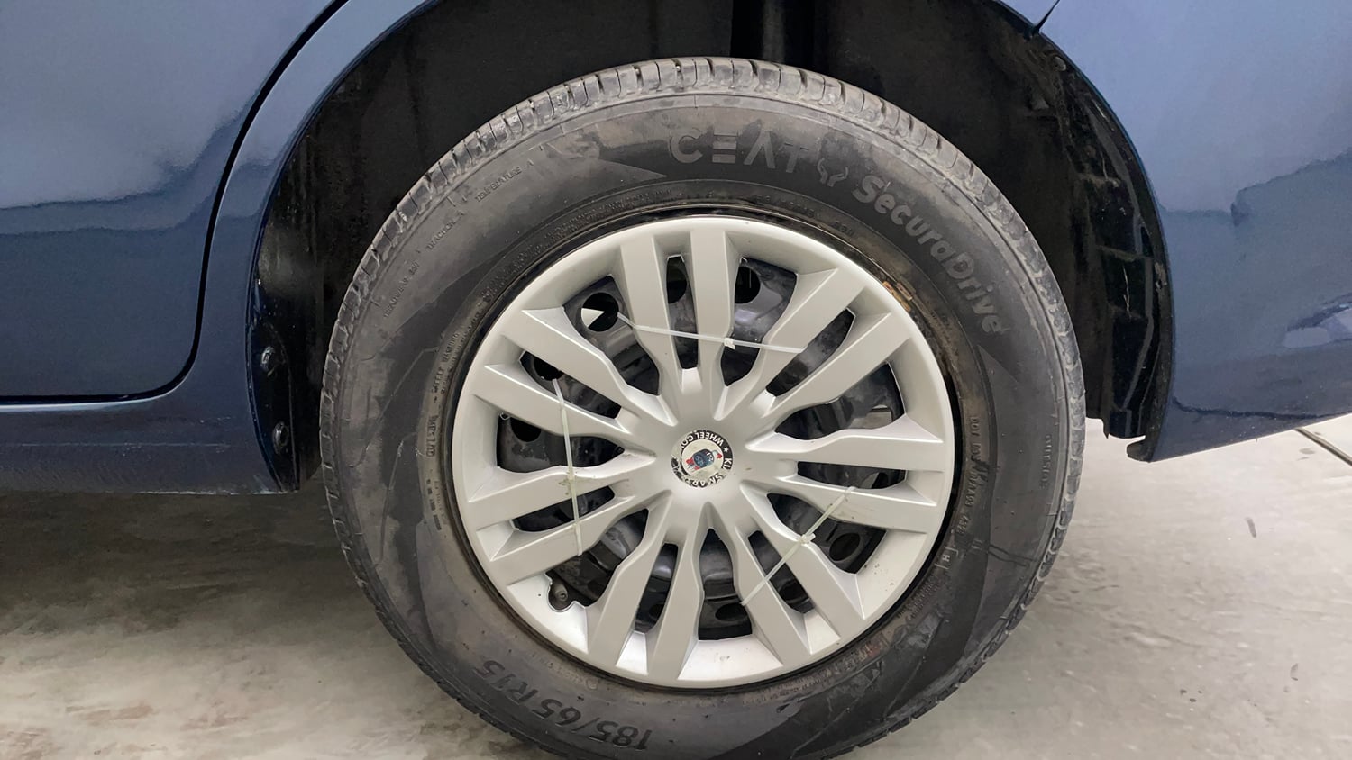 Used 2016 Maruti Suzuki Ertiga VXI AT Petrol Automatic tyres LEFT REAR TYRE RIM VIEW