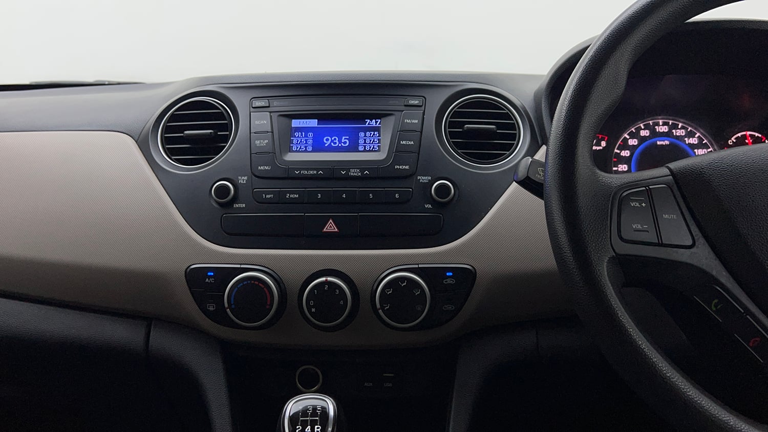 Used 2016 Hyundai Grand i10 Sportz 1.2 Kappa VTVT Petrol Manual interior MUSIC SYSTEM & AC CONTROL VIEW
