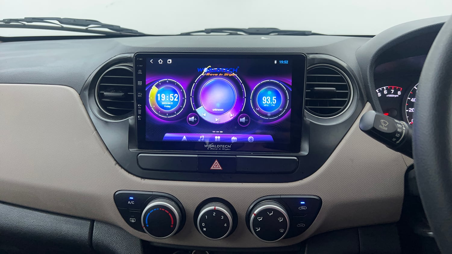 Used 2015 Hyundai Grand i10 Sportz 1.2 Kappa VTVT Petrol Manual interior MUSIC SYSTEM & AC CONTROL VIEW