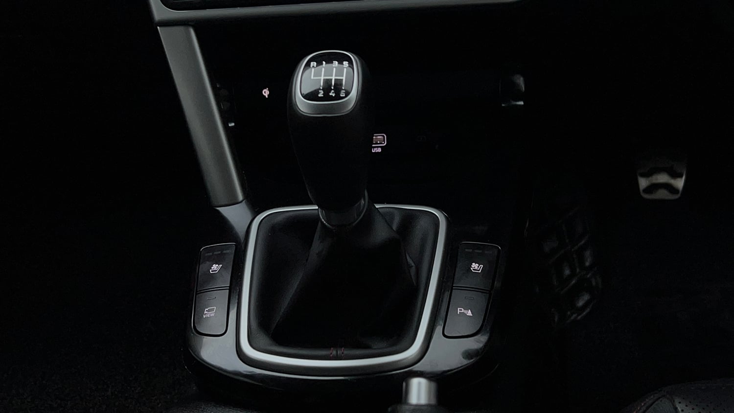 Used 2023 Kia Seltos GTX Plus 1.4 Petrol Manual interior GEAR  KNOB VIEW