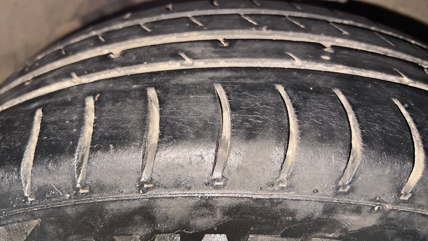 Used 2021 Hyundai Aura S 1.2 CNG Cng Manual tyres RIGHT FRONT TYRE TREAD VIEW
