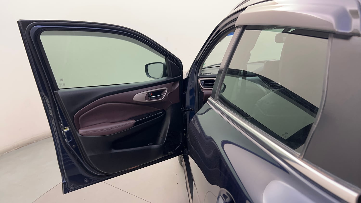 Used 2024 Maruti Suzuki Fronx Alpha 1.0L Turbo 6 AT Petrol Automatic interior LEFT FRONT DOOR OPEN VIEW
