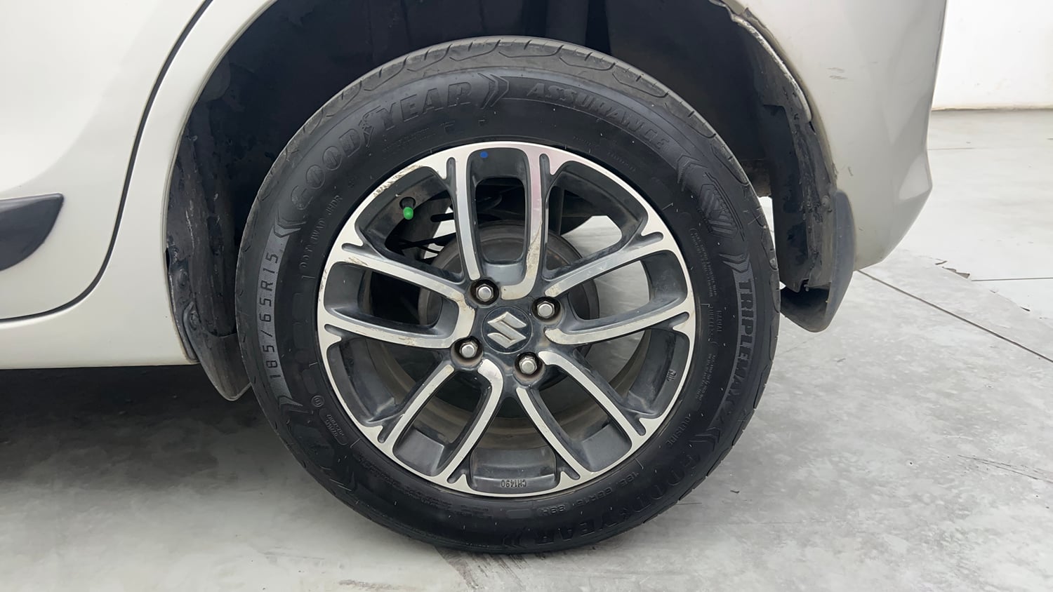 Used 2020 Maruti Suzuki Swift ZXi Plus AMT Petrol Automatic tyres LEFT REAR TYRE RIM VIEW