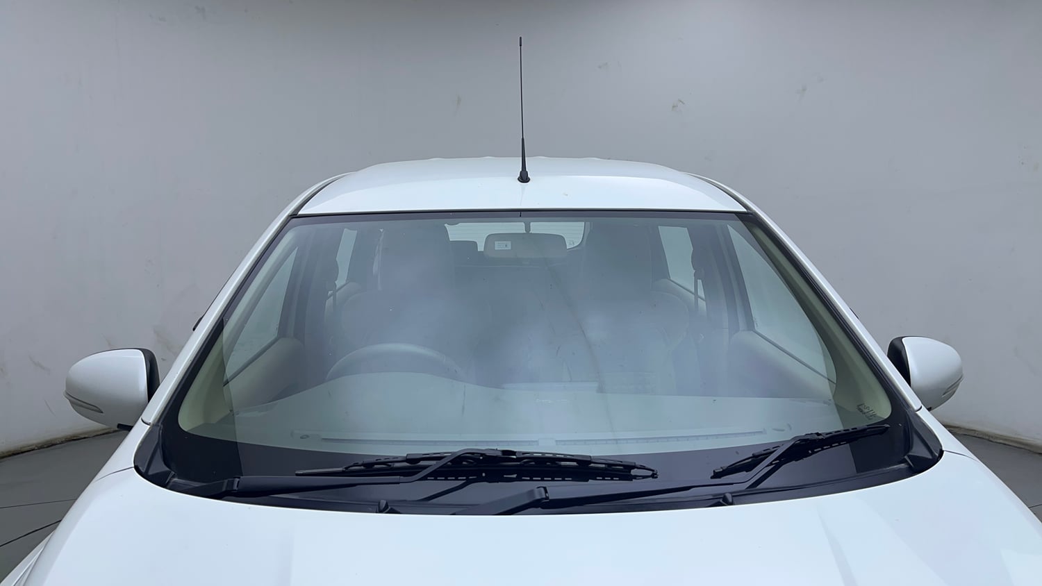 Used 2023 Maruti Suzuki Ertiga ZXi Plus AT Petrol Automatic exterior FRONT WINDSHIELD VIEW
