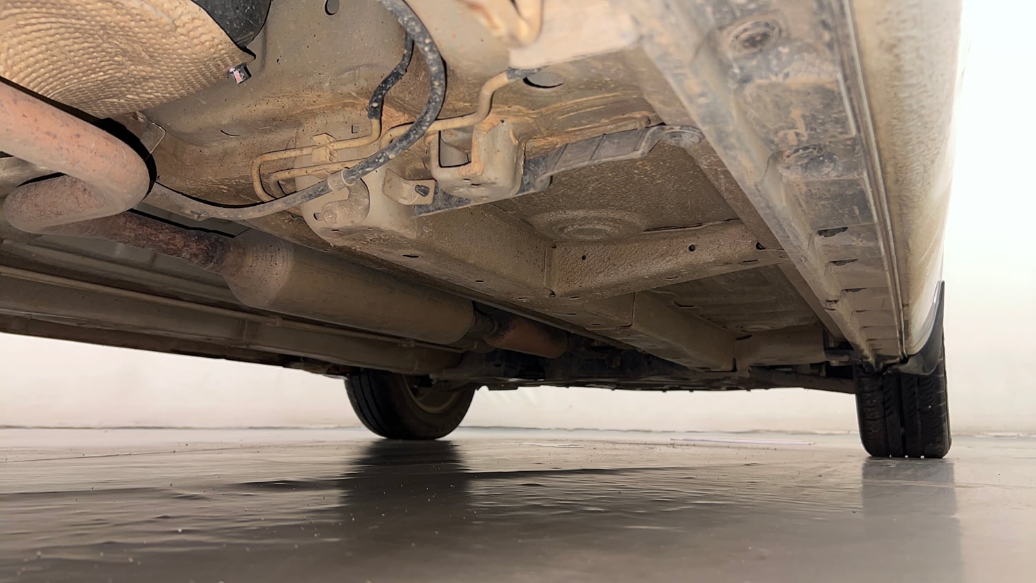 Used 2016 Maruti Suzuki Swift ZXi Petrol Manual extra REAR RIGHT UNDERBODY VIEW
